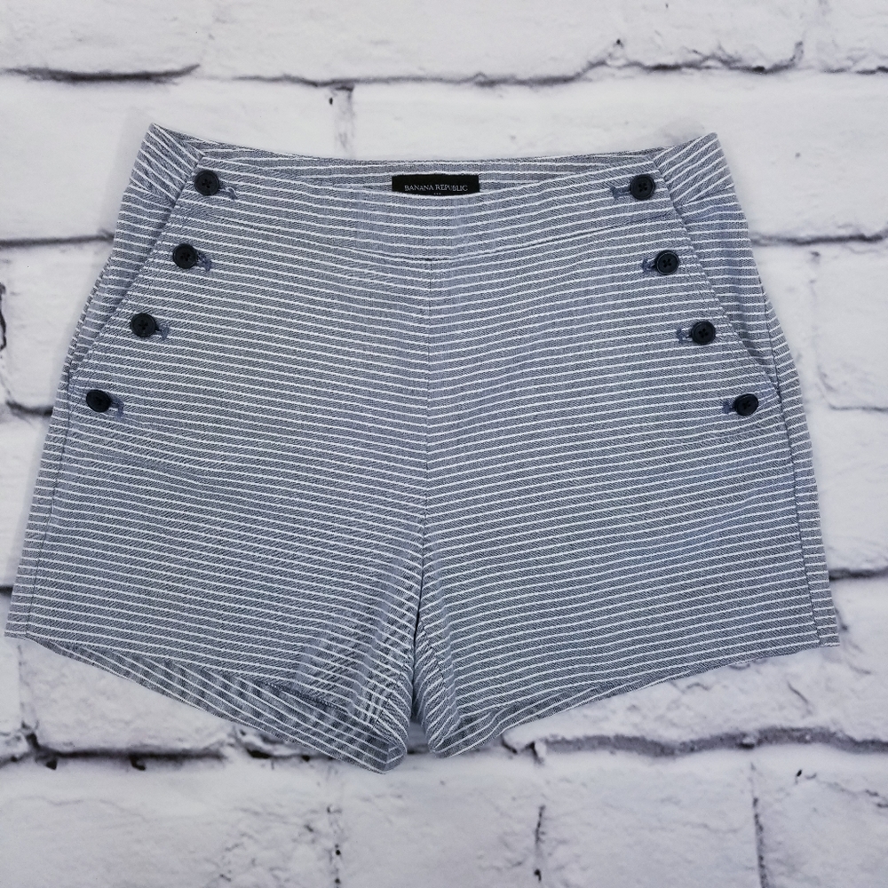 Banana Republic 4 sailor button front shorts